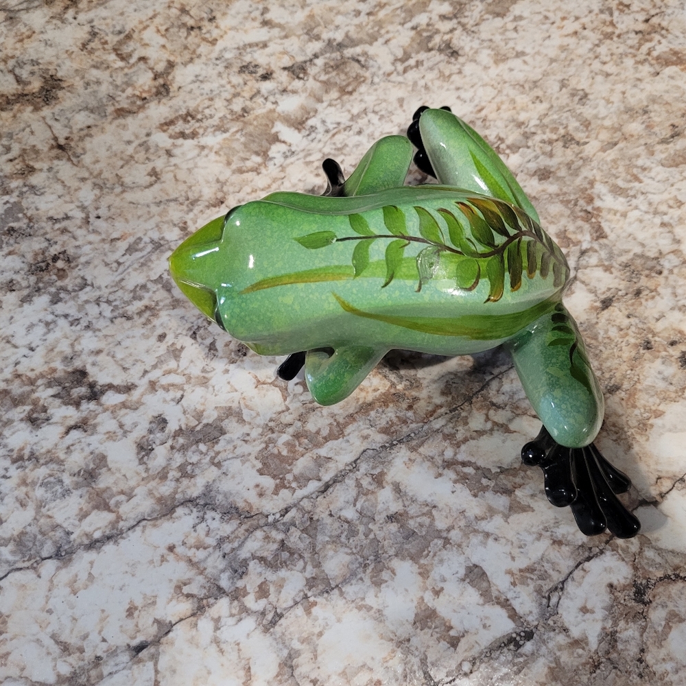 Hanging Frog